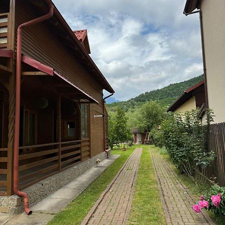 Casa De Vacanta Caciulata Eksteriør bilde