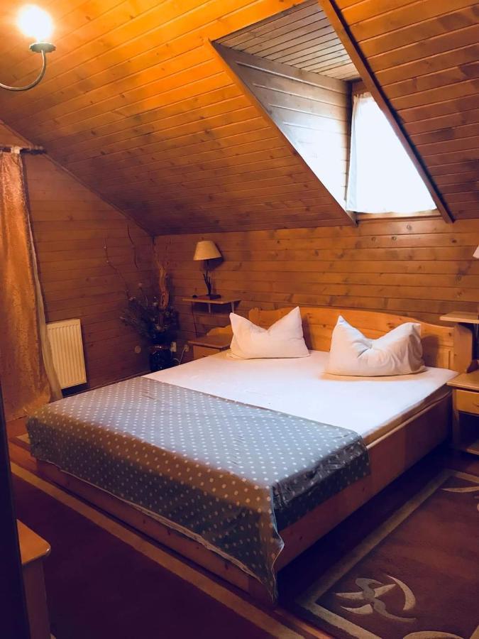 Casa De Vacanta Caciulata Eksteriør bilde