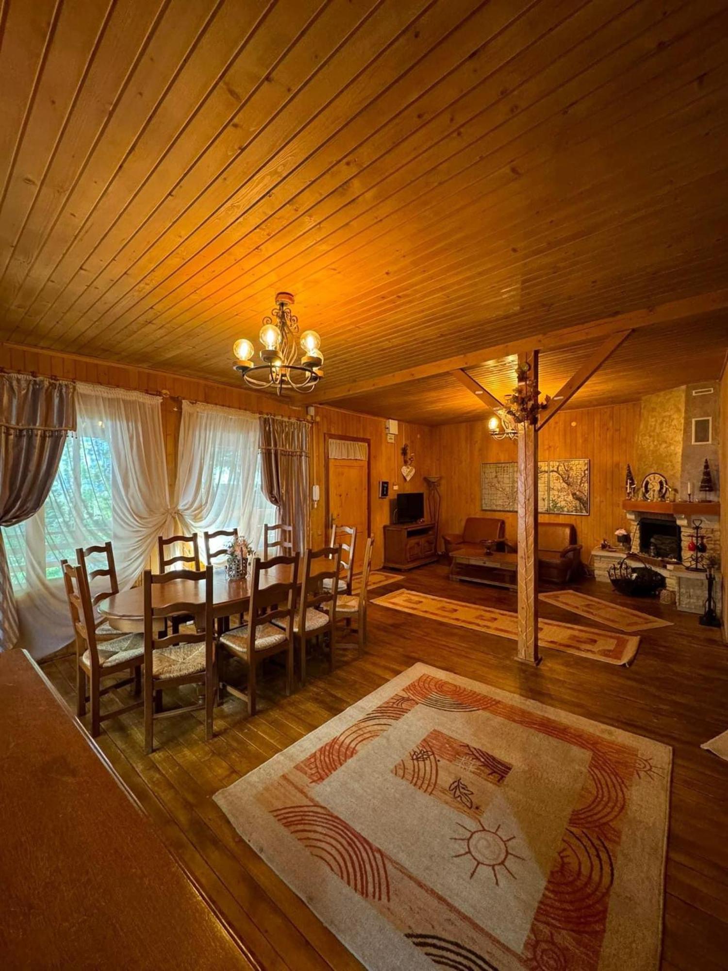 Casa De Vacanta Caciulata Eksteriør bilde
