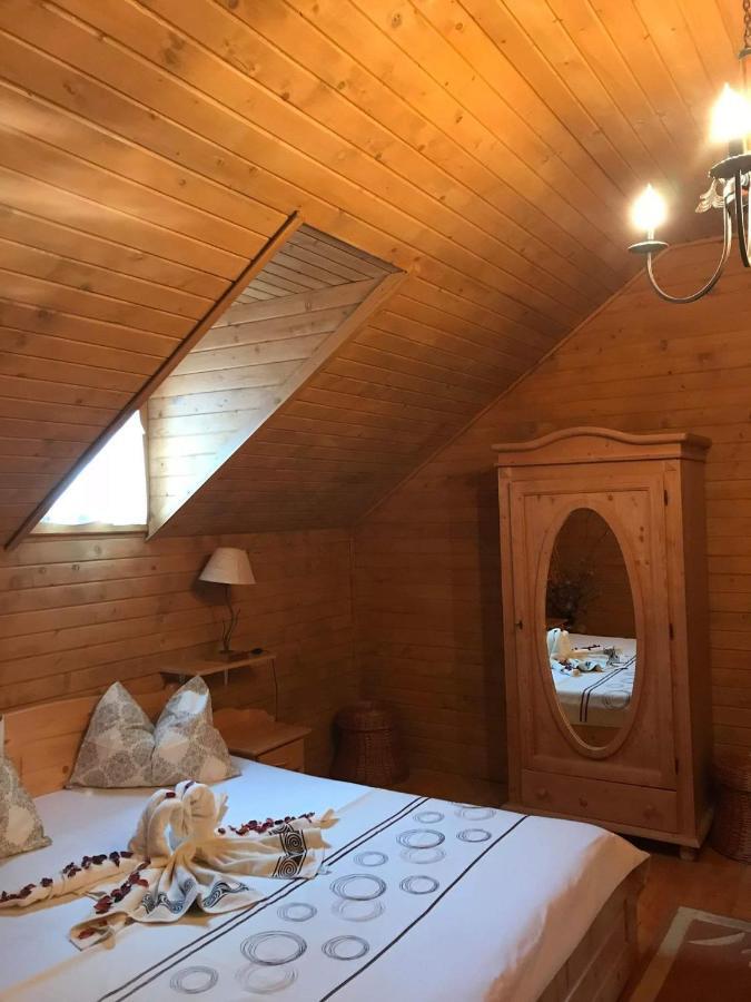 Casa De Vacanta Caciulata Eksteriør bilde